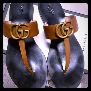 Gucci Marmont flat sandal in tan